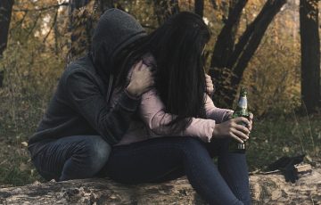 female-alcoholism-2847443_640